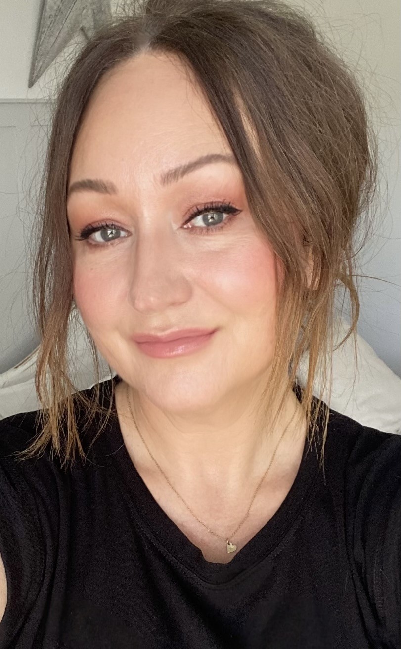 Tina Brocklebank Make-up artist. Tina Brocklebank Make-up artist.